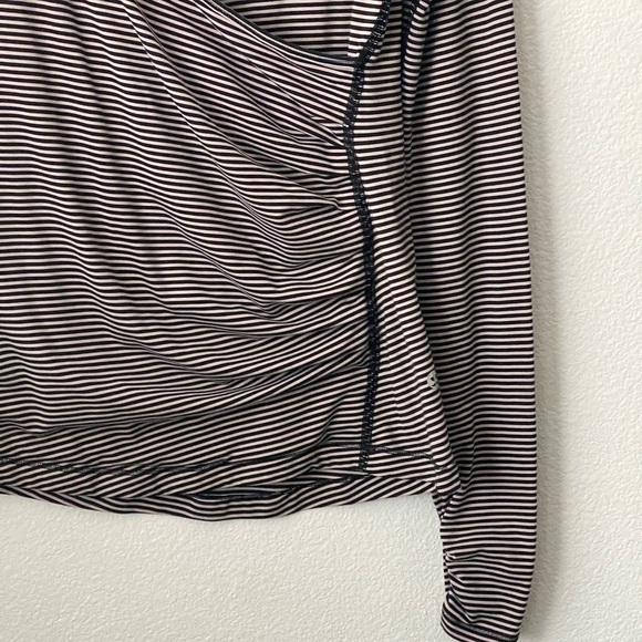 Lululemon Women's Medium The Sunset Salutation Long Sleeve Wrap Top Black Gray - Picture 3 of 10
